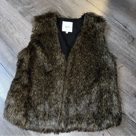 JACK By BB Dakota Womens Faux Fur Vest Brown Lined V Neck M Soft Versatile EUC - Picture 1 of 7
